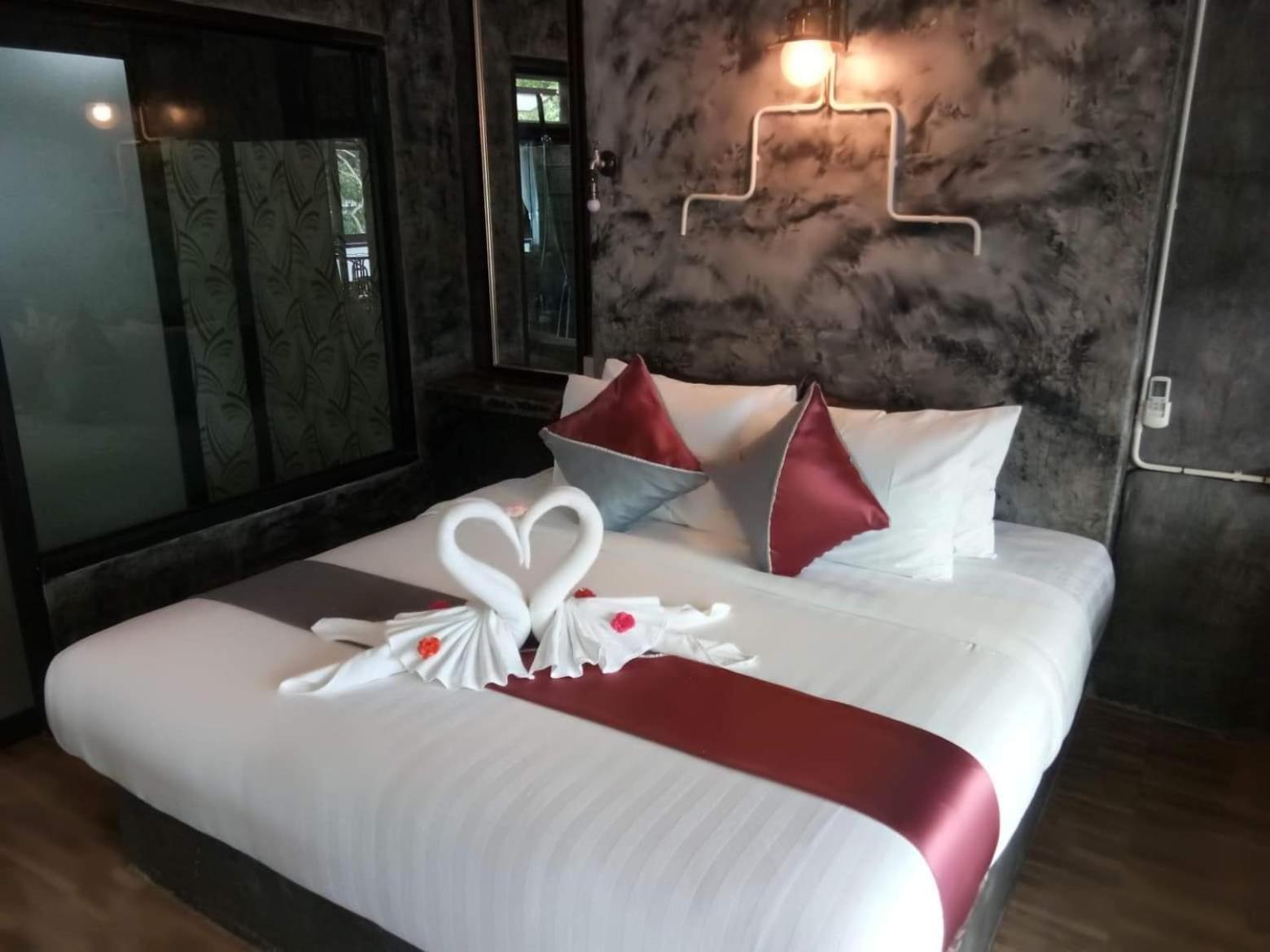 Keeree Loft Resort Thong Pha Phum Exterior foto